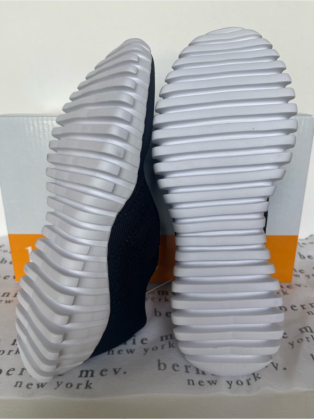 NIB BERNIE MEV NEW YORK GRAVITAS STRETCH COMFORT CUSHIONED CASUAL WOMENS SIZE 8 - Picture 12 of 12